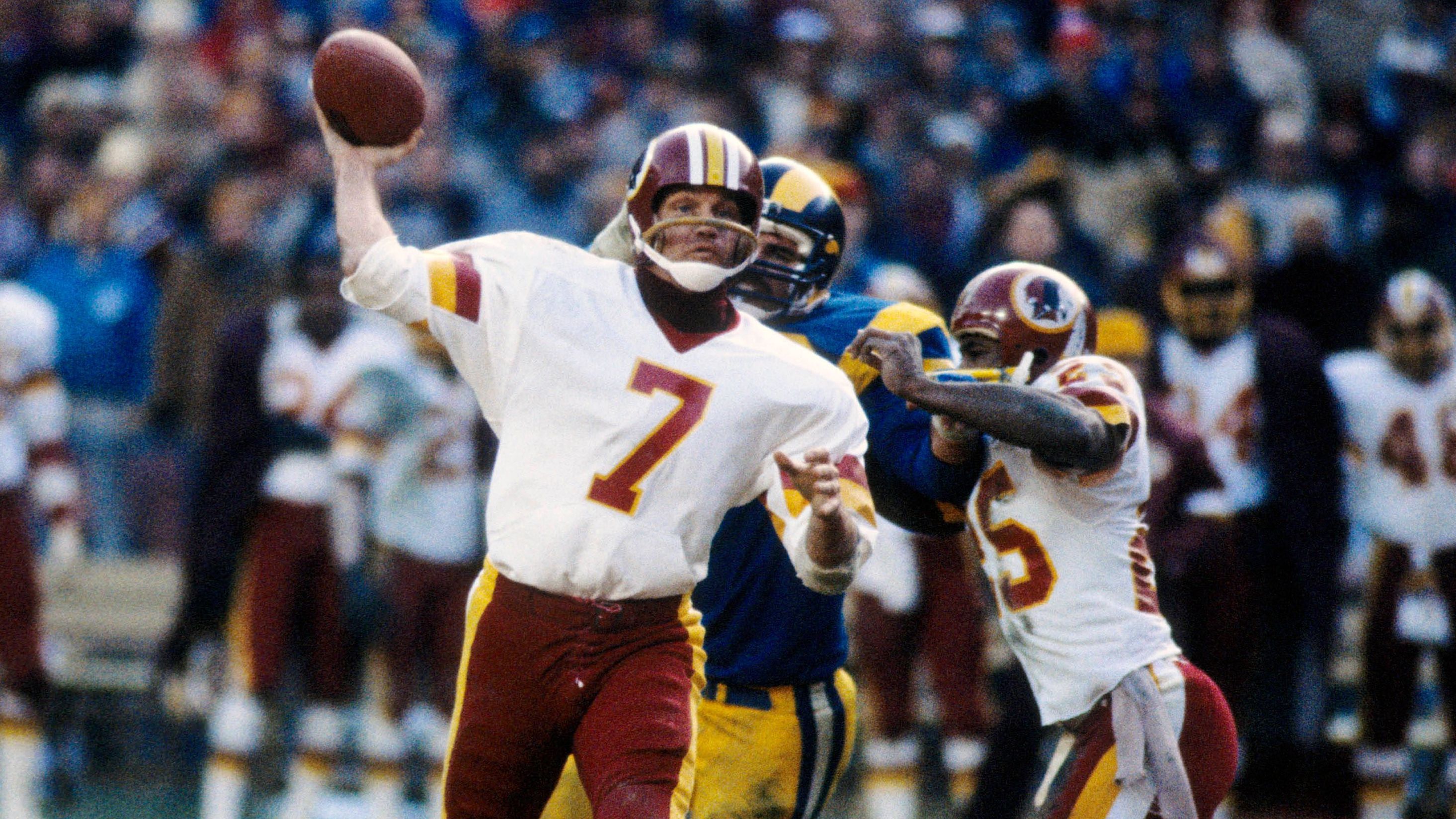 <strong>Washington Commanders - Joe Theismann</strong><br>Passing-Yards: 25.206<br>Passing-Touchdowns: 160<br>Jahre im Team:<br>Absolvierte Spiele:
