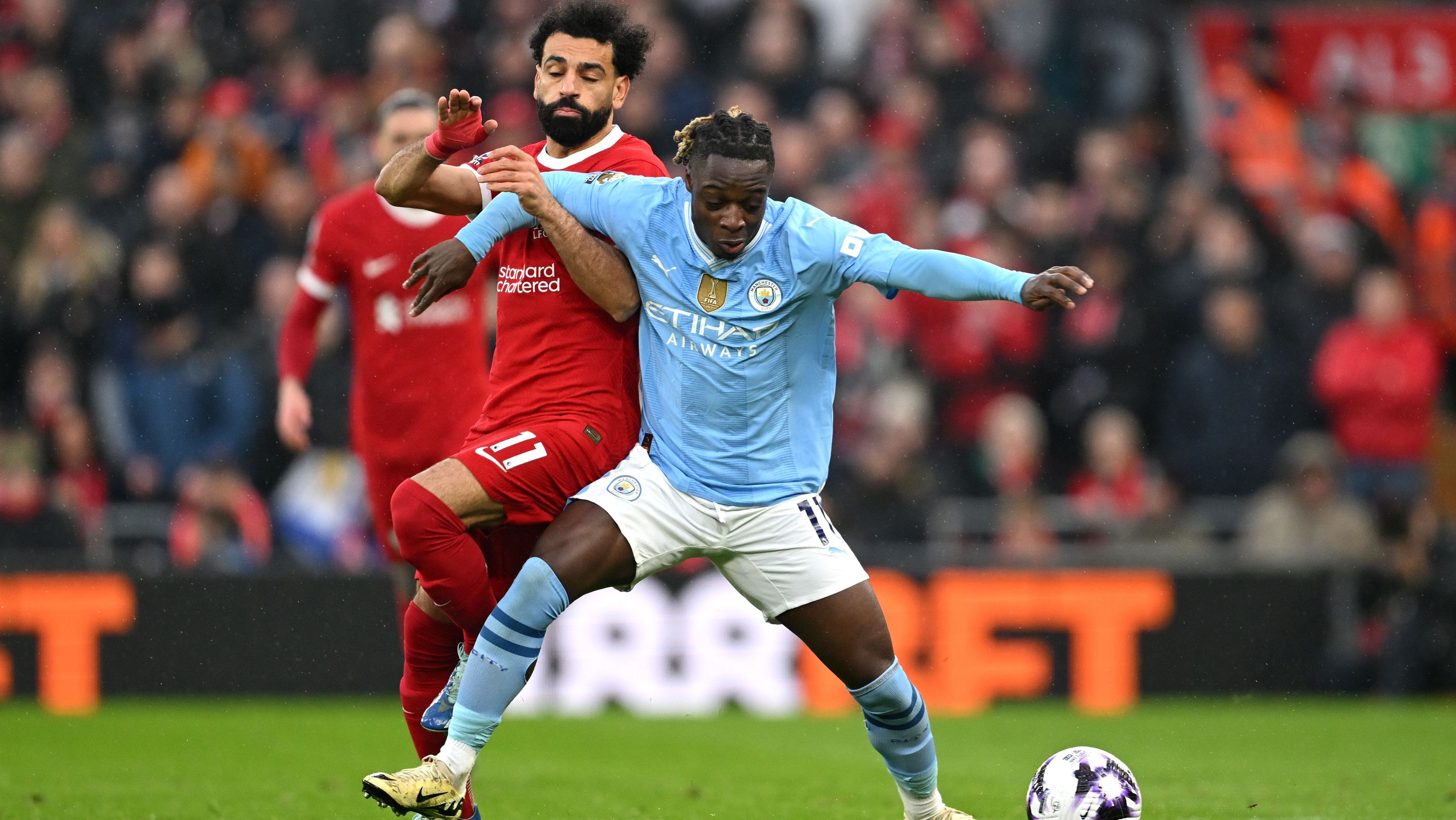 <strong>1. Platz: Manchester City</strong><br>In der Premier League hat Manchester City zwar die direkten Duelle gegen Liverpool und Arsenal nicht gewinnen können, steht aber wieder auf Rang eins. Dies dürfte auch für die Champions League Rückenwind geben. Das Duell mit Real Madrid sehen einige als eine Art vorgezogenes Finale. Einer der beiden Top-Favoriten muss ausscheiden, wobei City etwas gefestigter wirkt.
