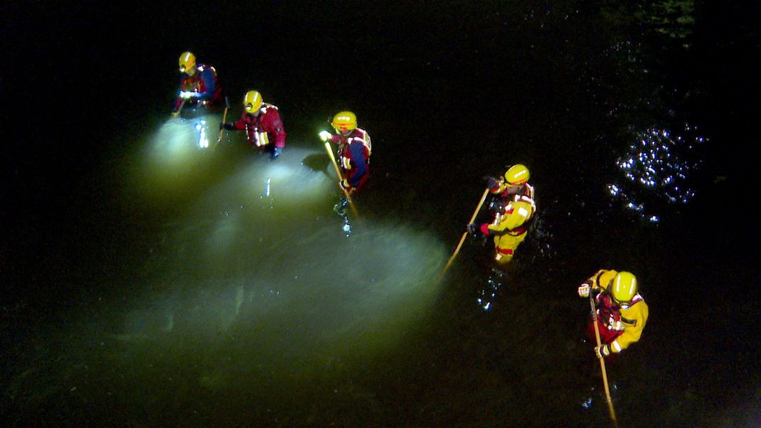 Auch der See im Hamburger Stadtpark wurde in der Nacht abgesucht.