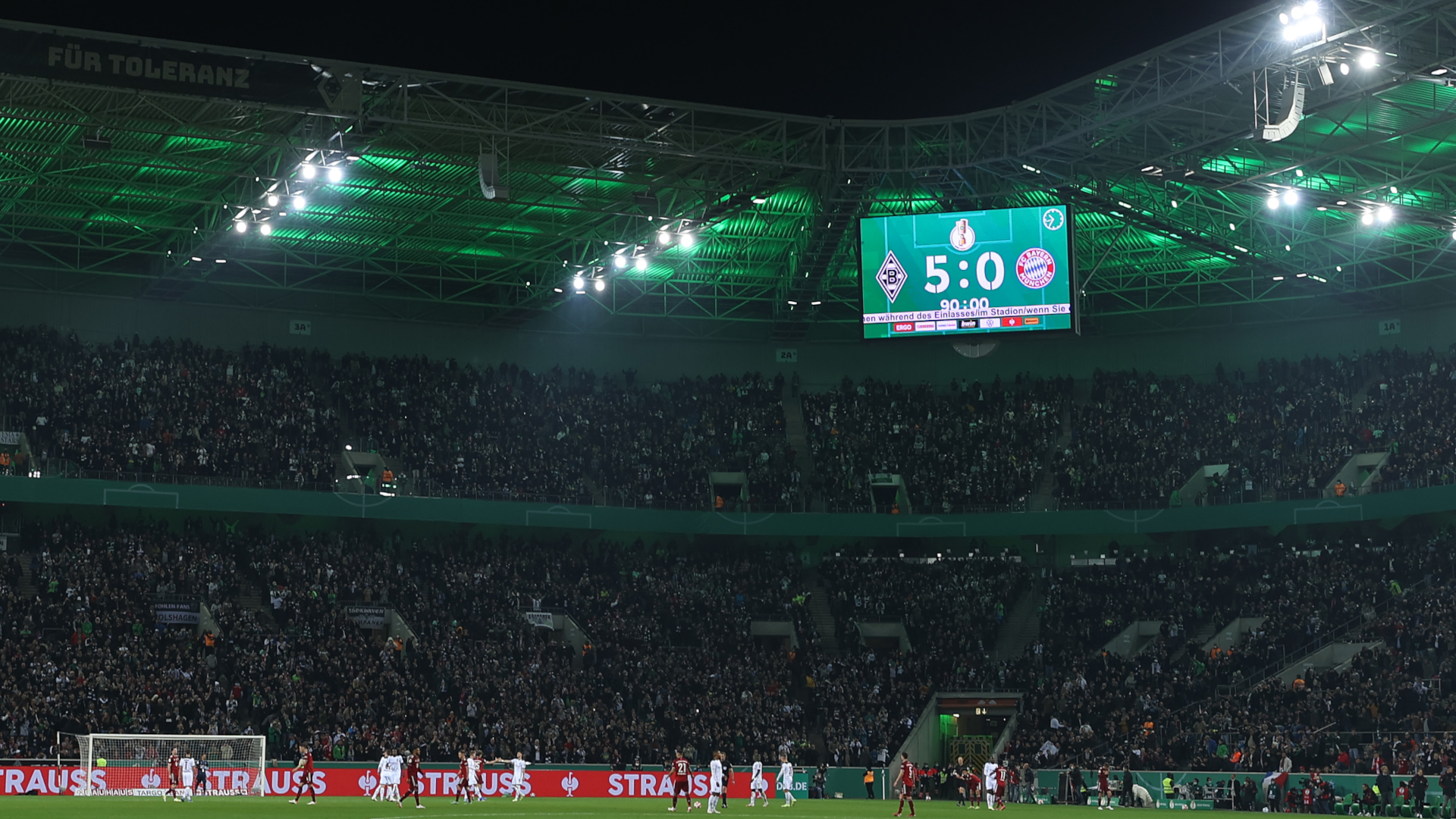 <strong>Borussia Mönchengladbach - FC Bayern München 5:0 (2021/22)</strong><br>
                Das 0:5 bei Borussia Mönchengladbach ist die höchste Niederlage des FC Bayern München im DFB-Pokal. Die Klatsche gegen die "Fohlen" war bereits nach 21 Minuten besiegelt, als die Gladbacher schon mit 3:0 führten.