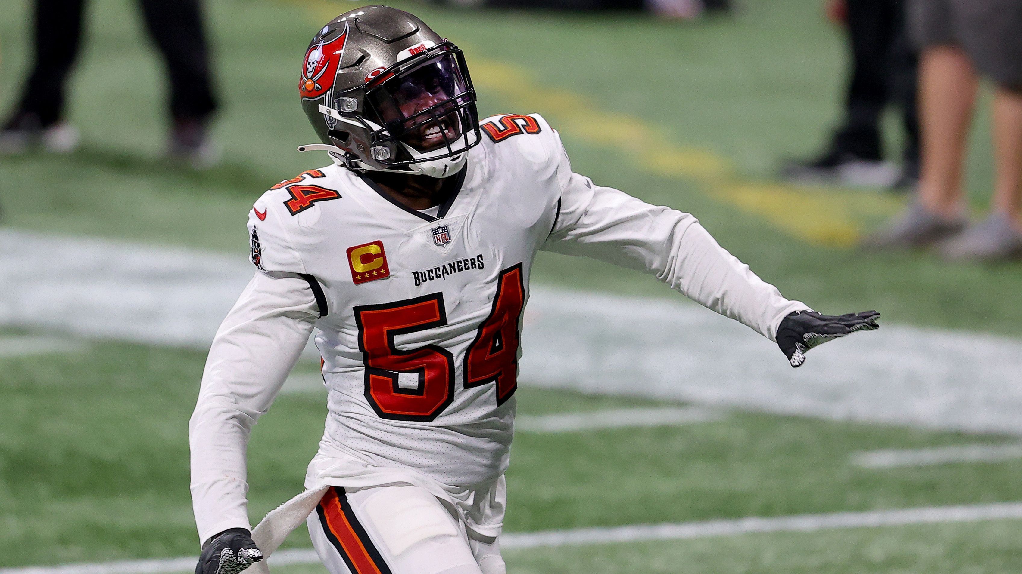 
                <strong>Lavonte David</strong><br>
                Inside Linebacker Lavonte David ist mit seinen acht Jahren in Tampa Bay schon fast ein Urgestein der Buccaneers. Hinter Devin White gelangem ihm mit 117 Tackles die zweitmeisten innerhalb des Teams, zudem verzeichnete er zwei Sacks. Nun steht der 31-Jährige in seinem ersten Super Bowl.
              