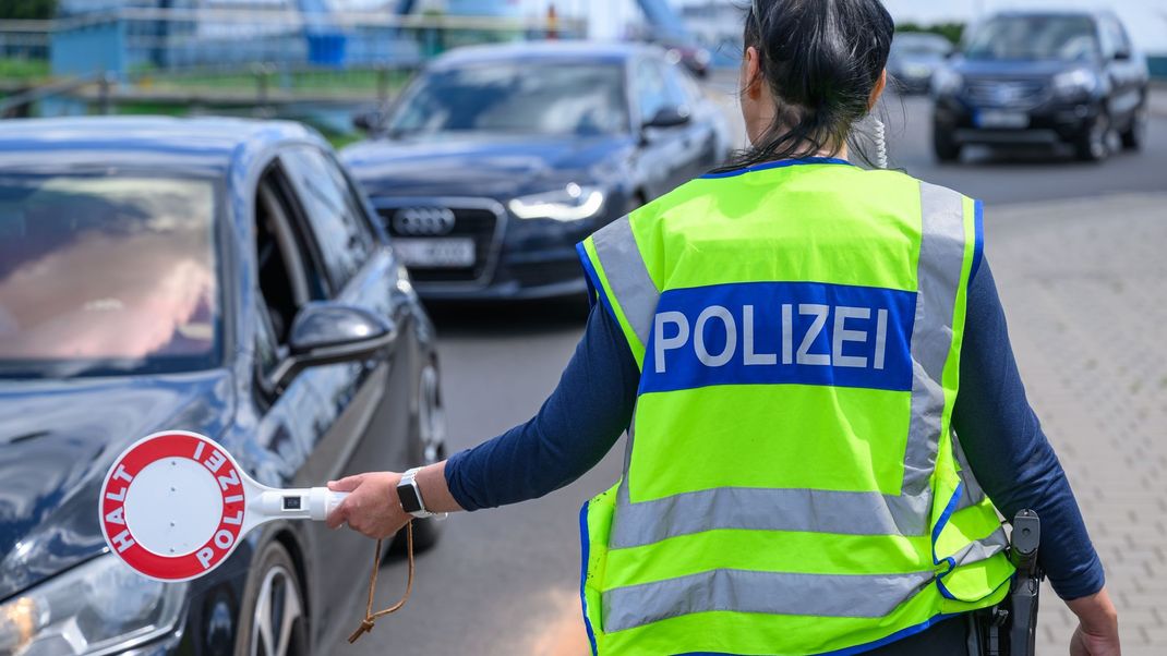 Deutschland hält die Grenzkontrollen zu Polen aufrecht. (Archivbild)