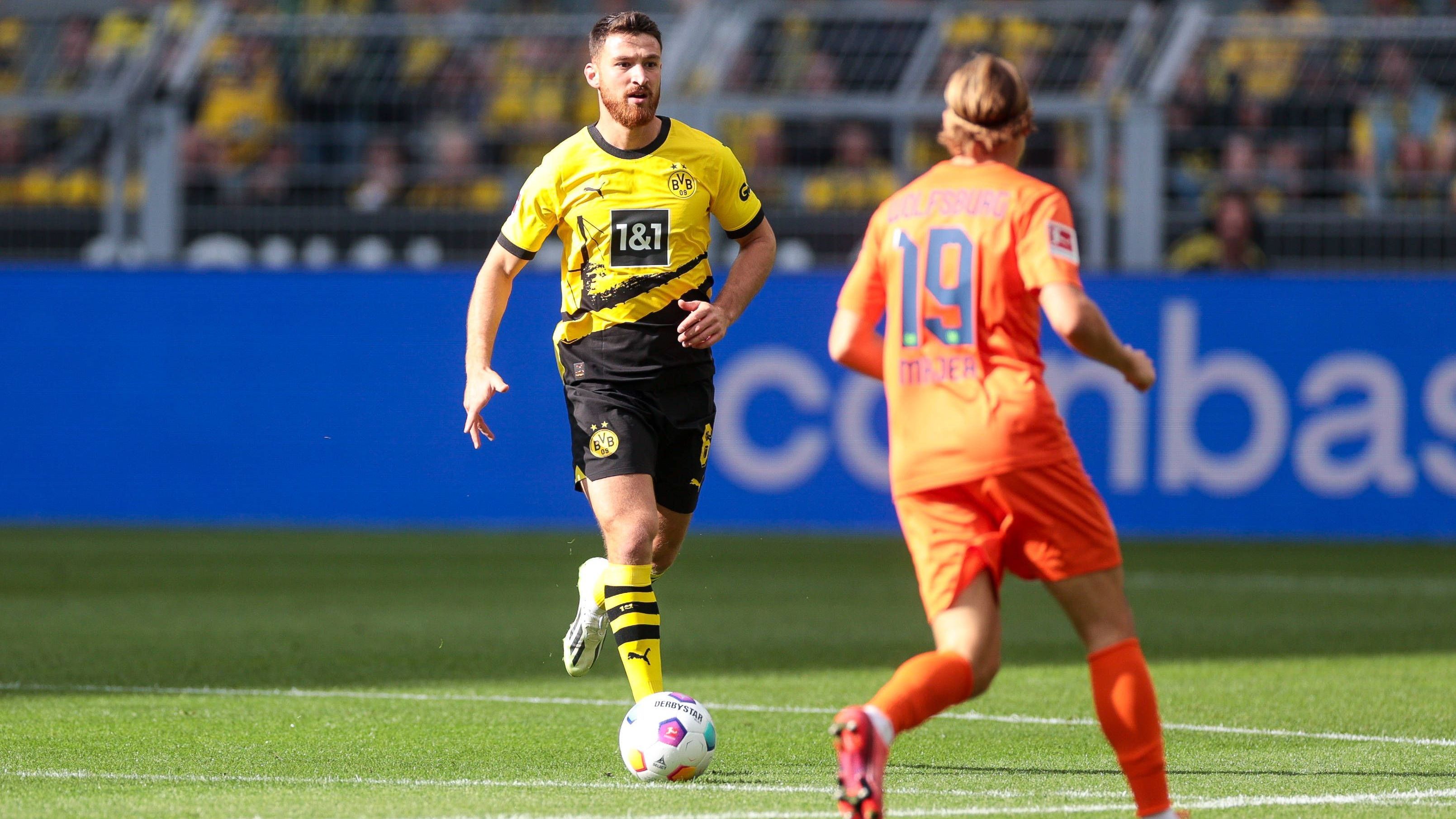 <strong>Salih Özcan</strong><br>Im Mittelfeld gibt Özcan gegen Wolfsburg die verlässliche Anspielstation, er übernimmt in Abwesenheit von Can das Aufbauspiel und überzeugt dabei durchaus. Rund um den gegnerischen Strafraum fehlen ihm aber etwas die genialen Momente. <strong>ran-Note: 3</strong>