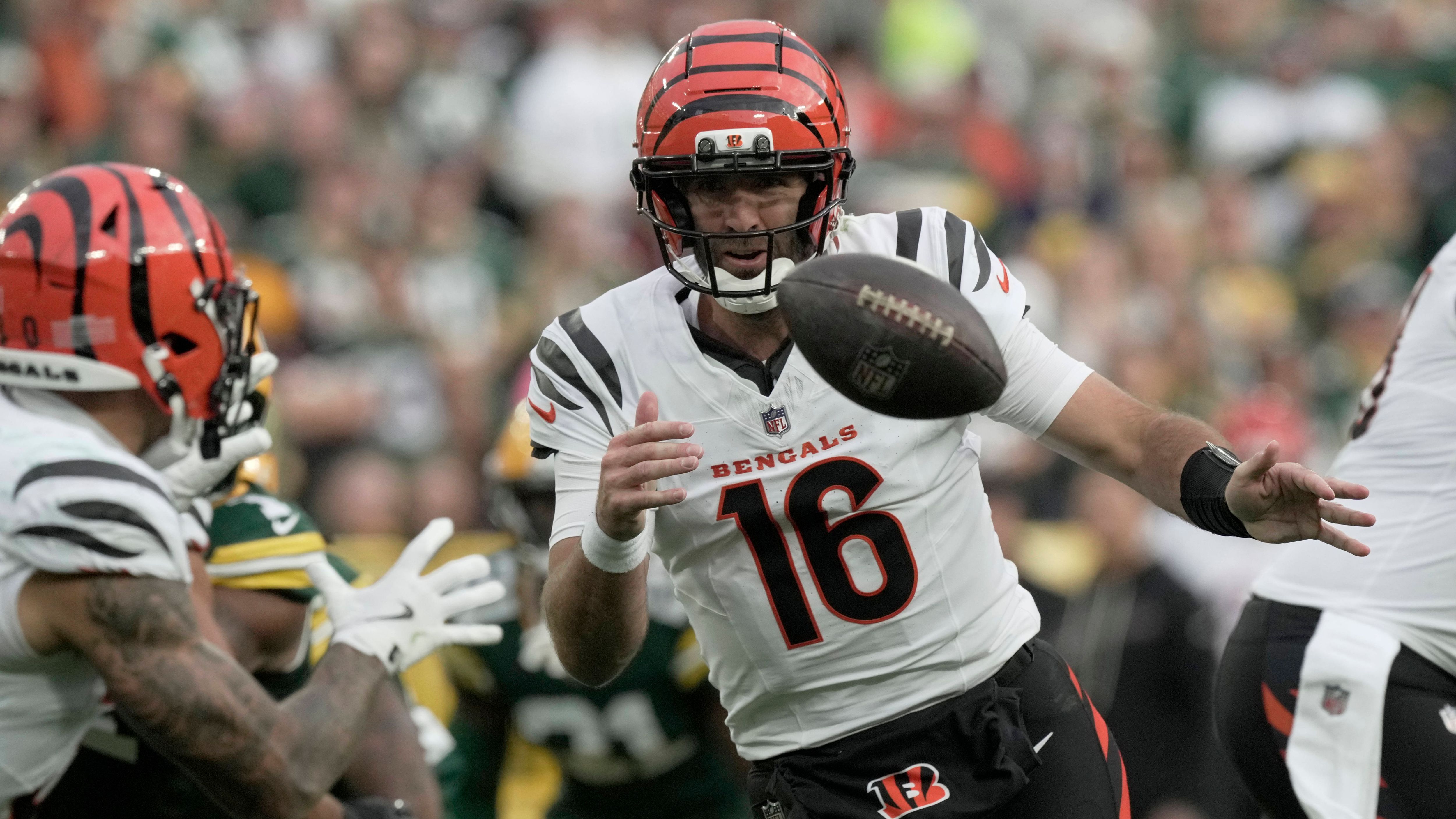 <strong>Platz 18: Joe Flacco (Cincinnati Bengals)</strong><br>Dass die Bengals das Spiel gegen die Jets verloren, lag herzlich wenig an der Offense um Joe Flacco. Es war mal wieder die Defense, die versagte und den Jets den ersten Sieg schenkte. Deshalb bleibt Flacco - irgendwie komisch, das im Jahr 2025 zu schreiben - auf Rang 18 im Quarterback Ranking.