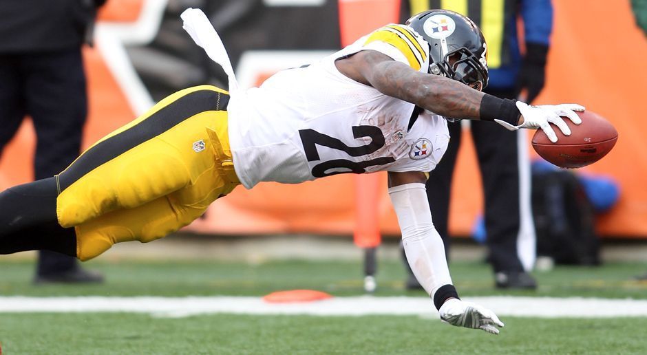 
                <strong>Gewinner: Le'Veon Bell</strong><br>
                Wieder einmal überragt der Running Back der Pittsburgh Steelers. Seine 167 Rushing Yards in der Wild Card Round plus die 170 Rushing Yards in den Divisional Round bescheren Bell einen neuen NFL-Rekord: Kein anderer NFL-Spieler erläuft in seinen ersten beiden Playoff-Spielen so viel Yards Raumgewinn. Gleichzeitig setzt er eine neue Franchise-Bestmarke in der Postseason.
              