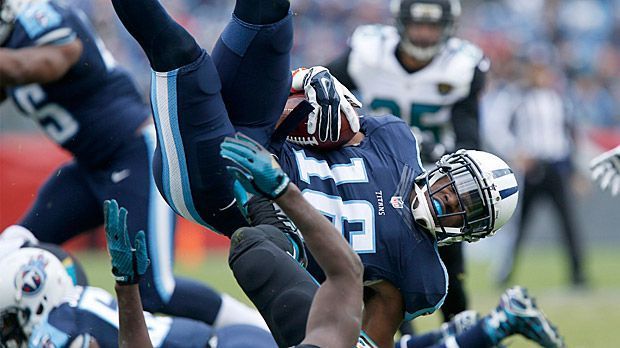 
                <strong>Tennessee Titans</strong><br>
                Tennessee Titans: Für Tre McBride und Co. schließt sich die Tür zu den Playoffs schon Wochen vor dem Ende der Regular Season. Die Franchise aus der "Music City" Nashville verabschiedet sich damit zum siebten Mal nacheinander vorzeitig.
              