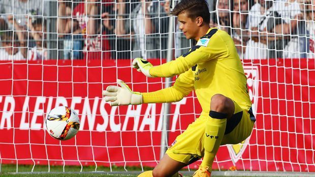 
                <strong>Mitchell Langerak (VfB Stuttgart)</strong><br>
                VfB Stuttgart: Mitchell Langerak (Muskelbündelriss). Der Neuzugang der Stuttgarter wird durch seine Verletzung zumindest die komplette Vorbereitung auf die Saison verpassen. Ob er rechtzeitig zum ersten Spieltag fit wird, ist nicht abzusehen.
              