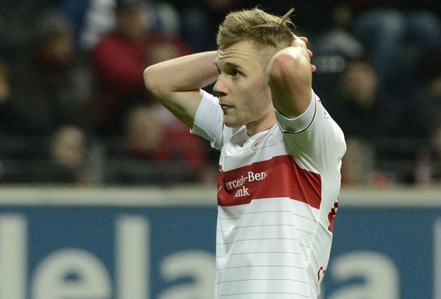 
                <strong>FLOP: Alexandru Maxim</strong><br>
                Der VfB Stuttgart führt mit 1:0 gegen Eintracht Frankfurt, als Alexandru Maxim in der 78. Minute alleine vor dem Tor das Spiel entscheiden muss. Er tut es jedoch nicht - und muss nach einem Doppelschlag der Eintracht die nächste Pleite verkraften.
              