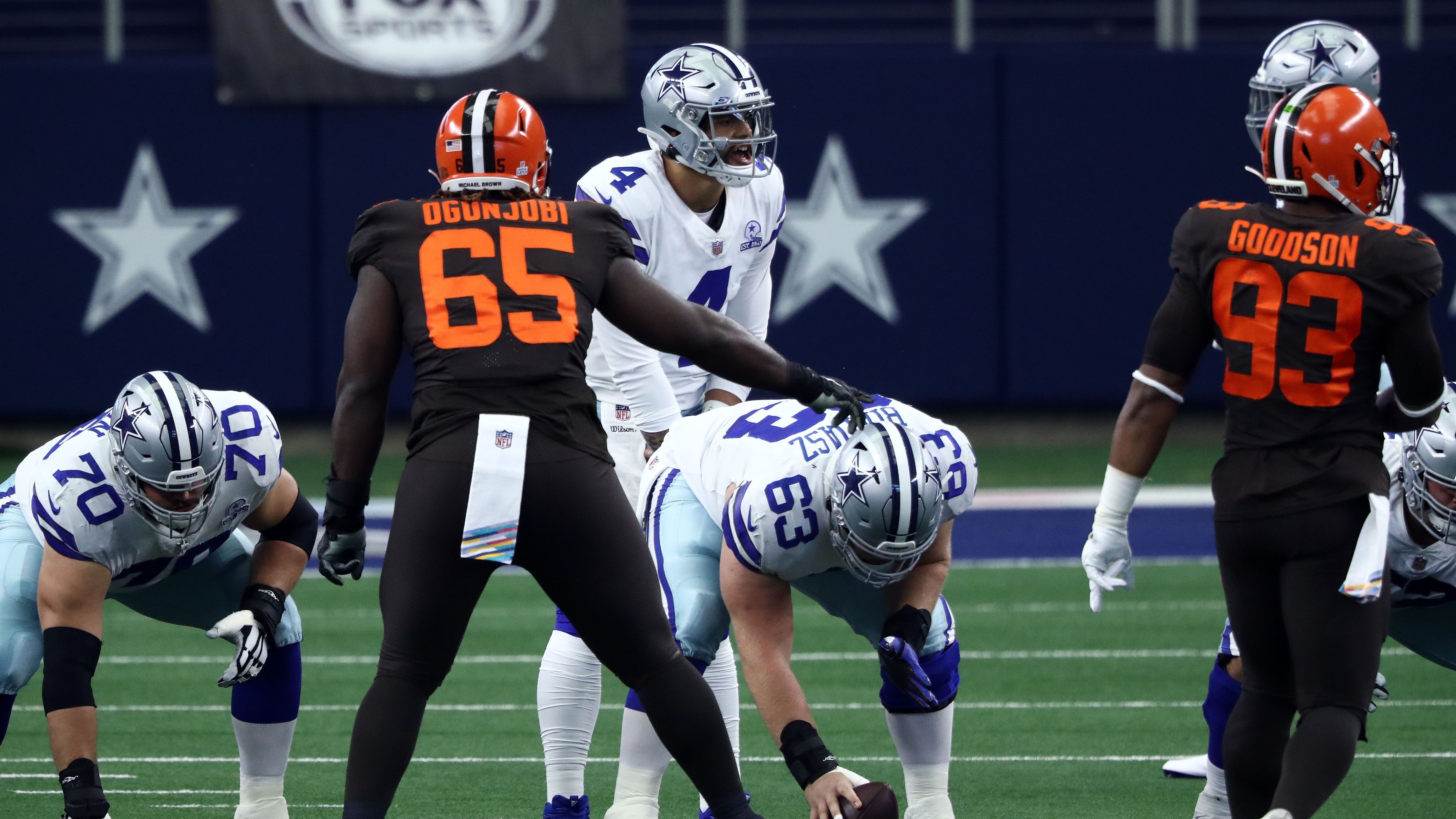 <strong>Sonntag: Dallas Cowboys at Cleveland Browns</strong><br>Am ersten Sonntag der NFL-Saison empfangen die Cleveland Browns die Dallas Cowboys. Diese Partie wird um 22:25 Uhr deutscher Zeit ausgetragen. "Es ist aufregend, die Saison zu Hause eröffnen zu können", sagte Browns-Coach Kevin Stefanski. Besonders: Tom Brady wird bei diesem Spiel sein Debüt als TV-Kommentator geben.