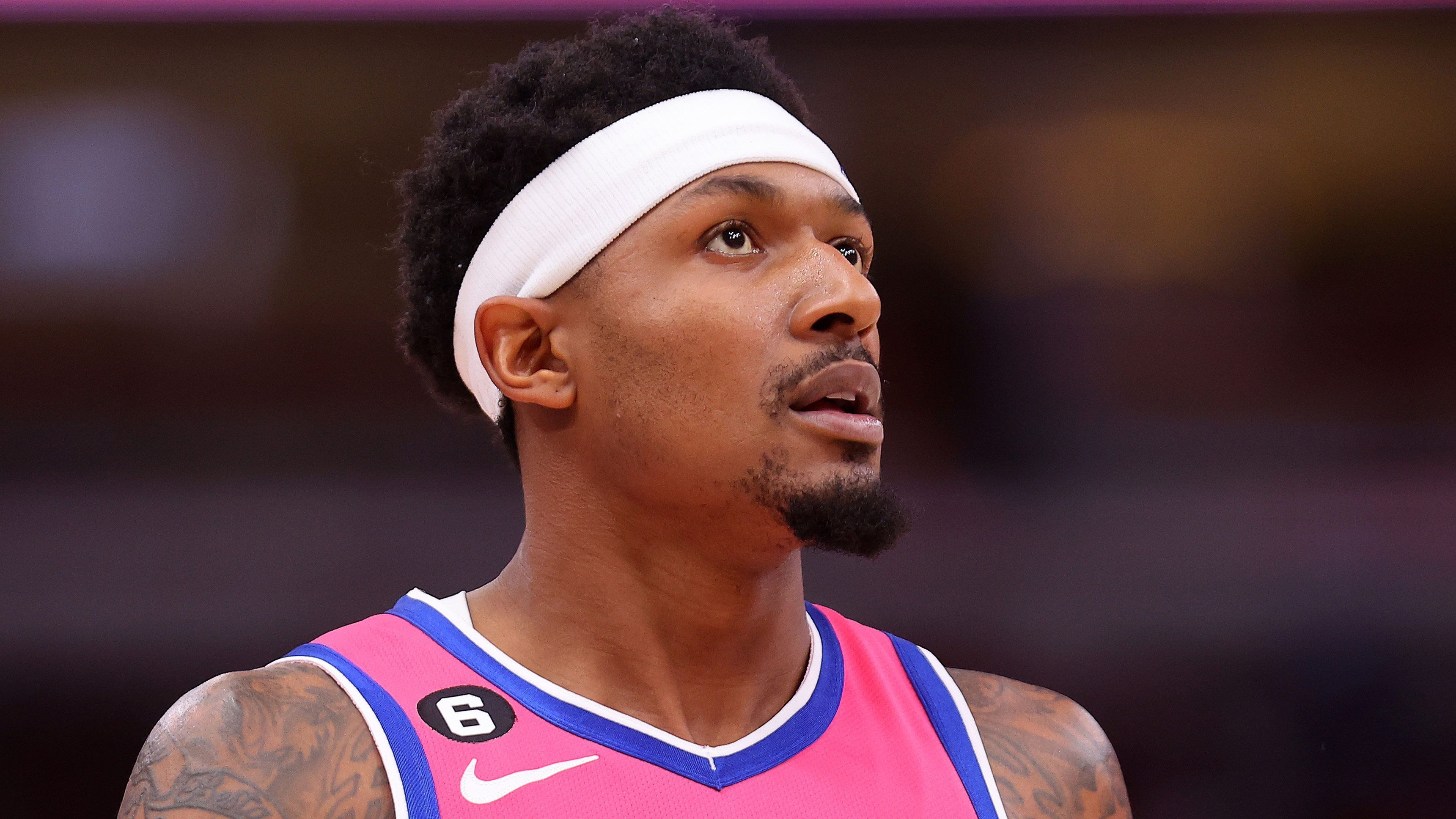 <strong>NBA - Platz 3: Bradley Beal</strong><br>
                251 Millionen US-Dollar für fünf Jahre<br>Team: Phoenix Suns (ursprünglich unterschrieben bei den Washington Wizards)<br>Vertragsbeginn: 2022
