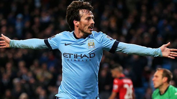 
                <strong>David Silva</strong><br>
                Als hängende Spitze nominiert Cazorla David Silva von Manchester City. Neben den gemeinsamen Erfolgen mit der spanischen Nationalmannschaft verbindet Cazorla (1,65 Meter) und Silva (1,70 Meter) die geringe Körpergröße.
              