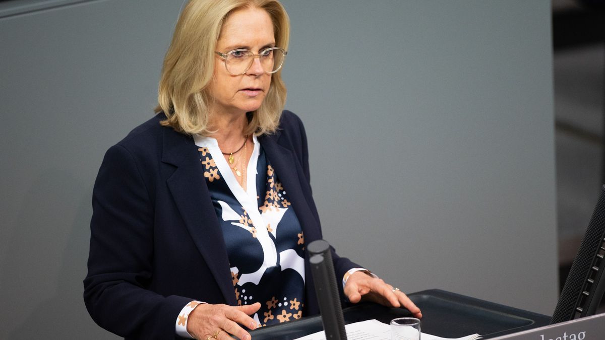 Andrea Lindholz (CSU), Bundestagsabgeordnete, spricht im Bundestag.