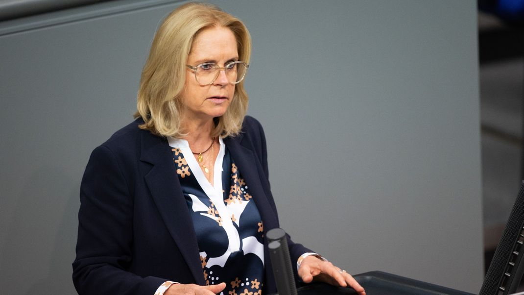 Andrea Lindholz (CSU), Bundestagsabgeordnete, spricht im Bundestag.
