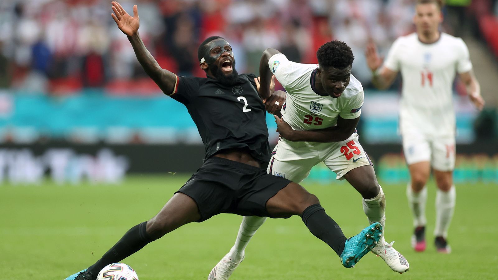 
                <strong>EM-Endrunde 2021: England - Deutschland 2:0 (0:0)</strong><br>
                Das bislang letzte Aufeinandertreffen zwischen England und Deutschland gab es bei der EM 2021. Im Achtelfinale ging es im Londoner Wembley-Stadion zur Sache ... 
              