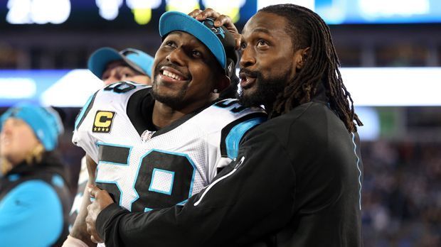 
                <strong>Charles Tillman</strong><br>
                Charles Tillman: Peanut (re.) ist wieder zu haben. Nach seiner ersten Saison mit den Carolina Panthers endet sein Vertrag beim Super-Bowl-Teilnehmer bereits wieder. Zwar trauern in Chicago die Bears-Fans ihrem Liebling nach, doch eine Rückkehr ist ausgeschlossen. Der 35 Jahre alte Cornerback muss sich nach seinem dritten Klub in seiner mittlerweile 14. Saison umsehen. Da Tillman immer noch einen Kreuzbandriss auskuriert, dürfte das jedoch nicht sonderlich einfach werden.
              