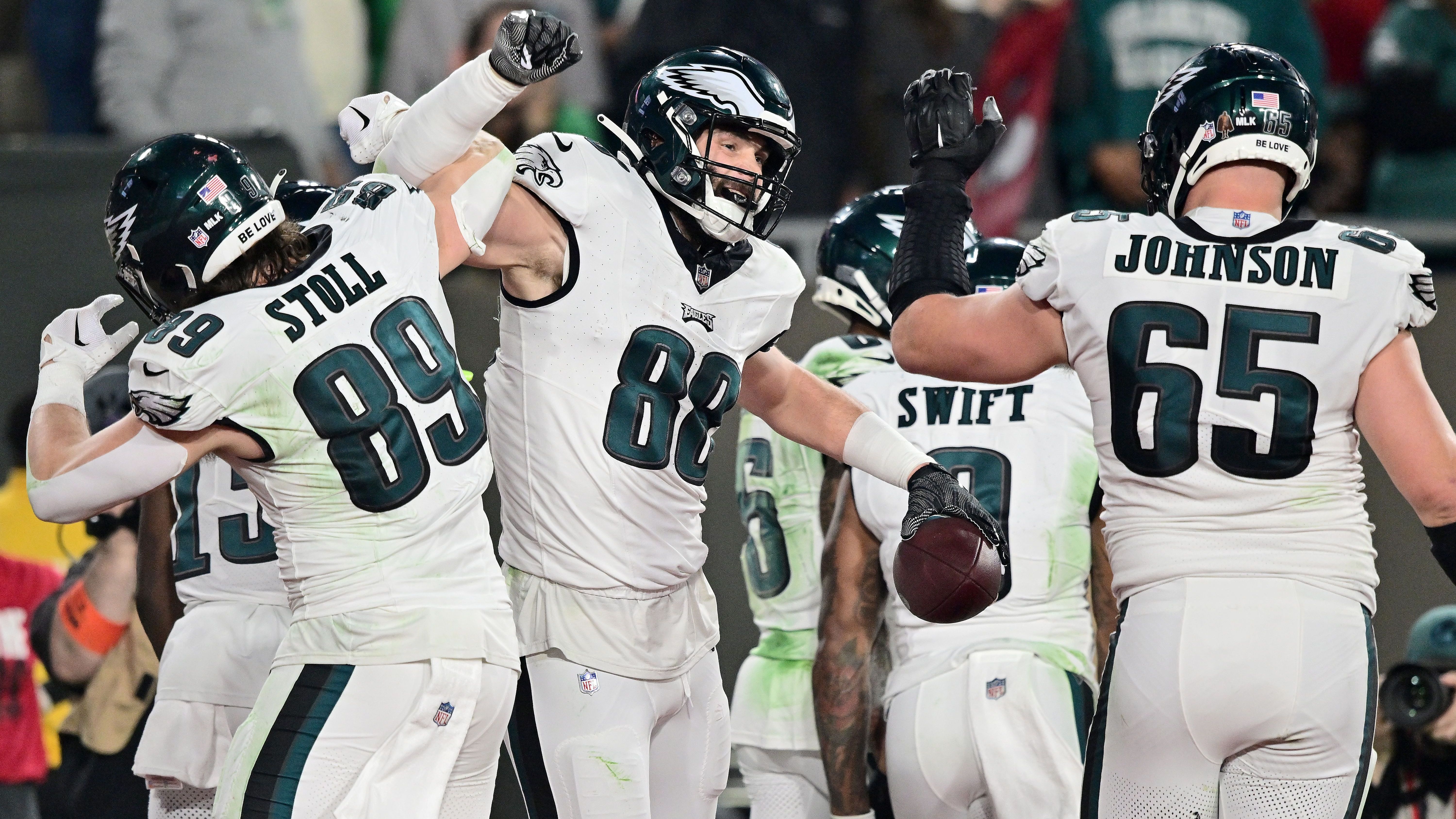 <strong>Platz 16:&nbsp;Philadelphia Eagles</strong><br>-Penalty Yards pro Spiel in der Saison&nbsp;2023:&nbsp;46,6<br>-Penalty Yards pro Spiel aus den letzten drei Partien: 37,7