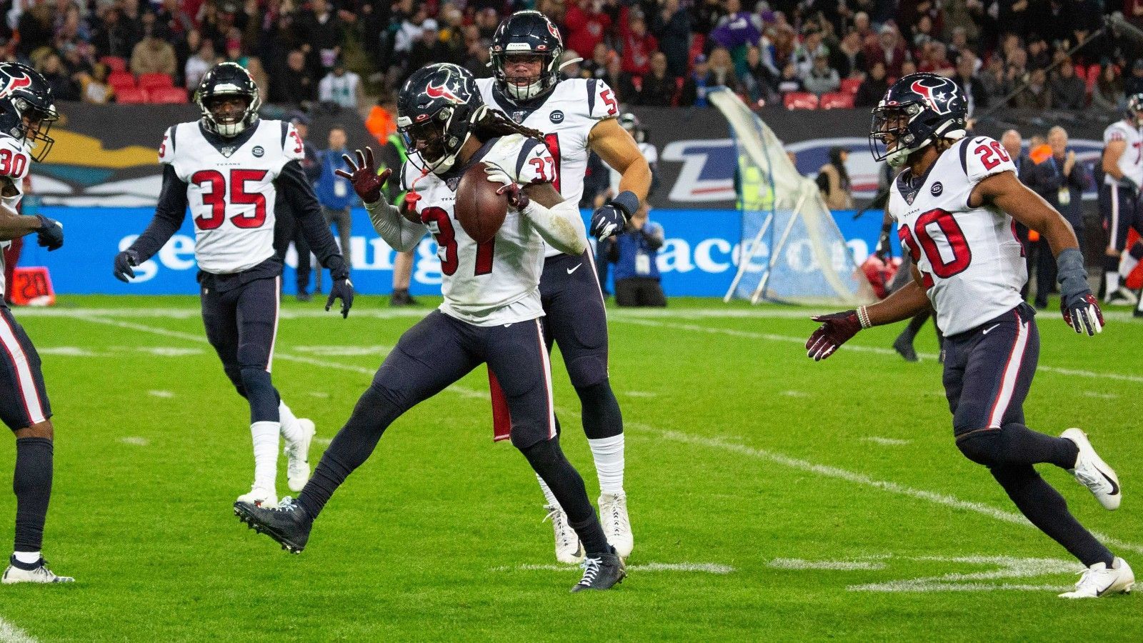 <strong>Platz 18: Houston Texans</strong><br><br>Erzielte Interceptions: 126<br>Erzielte Fumbles: 89<br>Takeaways gesamt: 215<br><br>Kassierte Interceptions: 144<br>Kassierte Fumbles: 87<br>Giveaways gesamt: 231<br><br>Turnover-Differenz: -16