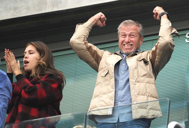 
                <strong>Ein eigener Klub</strong><br>
                Oder soll es gar der eigene Klub sein? Roman Abramowitsch zahlte 140 Millionen Euro für den FC Chelsea. Ein Schnäppchen, denn der Kader des BVB wäre zusätzlich noch drin. 
              