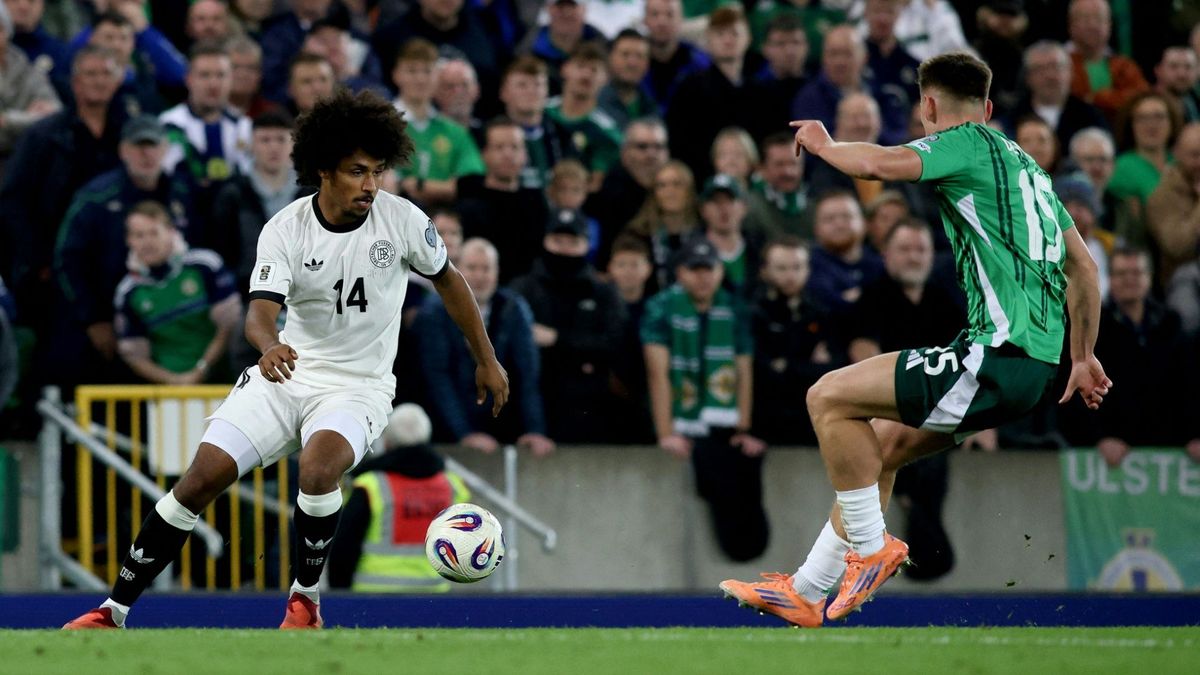 Karim Adeyemi (l.) im Nationaltrikot