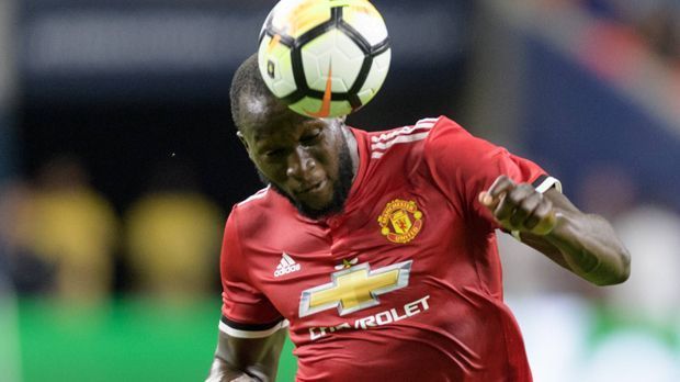 
                <strong>Platz 1: Premier League</strong><br>
                Ausgaben: 1,55 Milliarden EuroEinnahmen: 832,43 Millionen EuroSaldo: -721,06 Millionen EuroTop-Transfer: Romelu Lukaku (Manchester United/84,7 Millionen Euro)
              