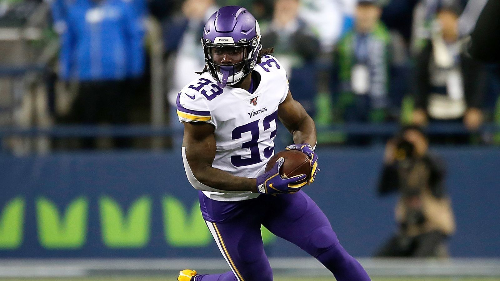 
                <strong>NFC: Running Backs</strong><br>
                Dalvin Cook (Bild; Minnesota Vikings)Ezekiel Elliott (Dallas Cowboys)Alvin Kamara (New Orleans Saints) - ersetzt Christian McCaffrey (Carolina Panthers)
              