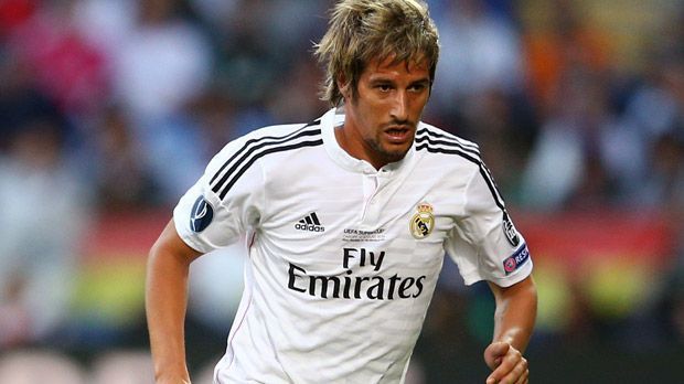 
                <strong>Platz 8: Fabio Coentrao – Jahresgehalt: 4 Millionen Euro</strong><br>
                Platz 8: Fabio Coentrao – Jahresgehalt: 4 Millionen Euro. Kein schlechtes Salär, dafür dass der Portugiese in der Saison 2014/15 lediglich neun Mal in der Liga auf dem Platz stand.
              