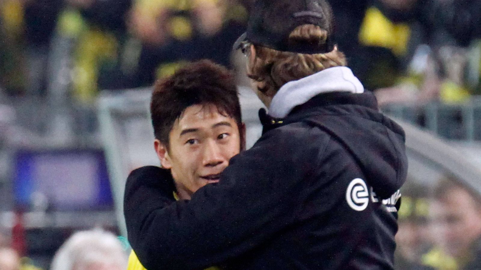 
                <strong>Shinji Kagawa</strong><br>
                Er war das Super-Schnäppchen beim BVB. Gerade mal 350.000 Euro überwies Dortmund 2010 nach Japan für Kagawa, der bis dahin nicht weiter aufgefallen war. In Dortmund verzückte er mit seiner Genialität und Übersicht. Im Pokalfinale 2012 hatte er mit einem Tor und einer Vorlage gewichtigen Anteil am 5:2-Sieg gegen den FC Bayern. Für 16 Millionen Euro ging er anschließend zu Manchester United. 
              