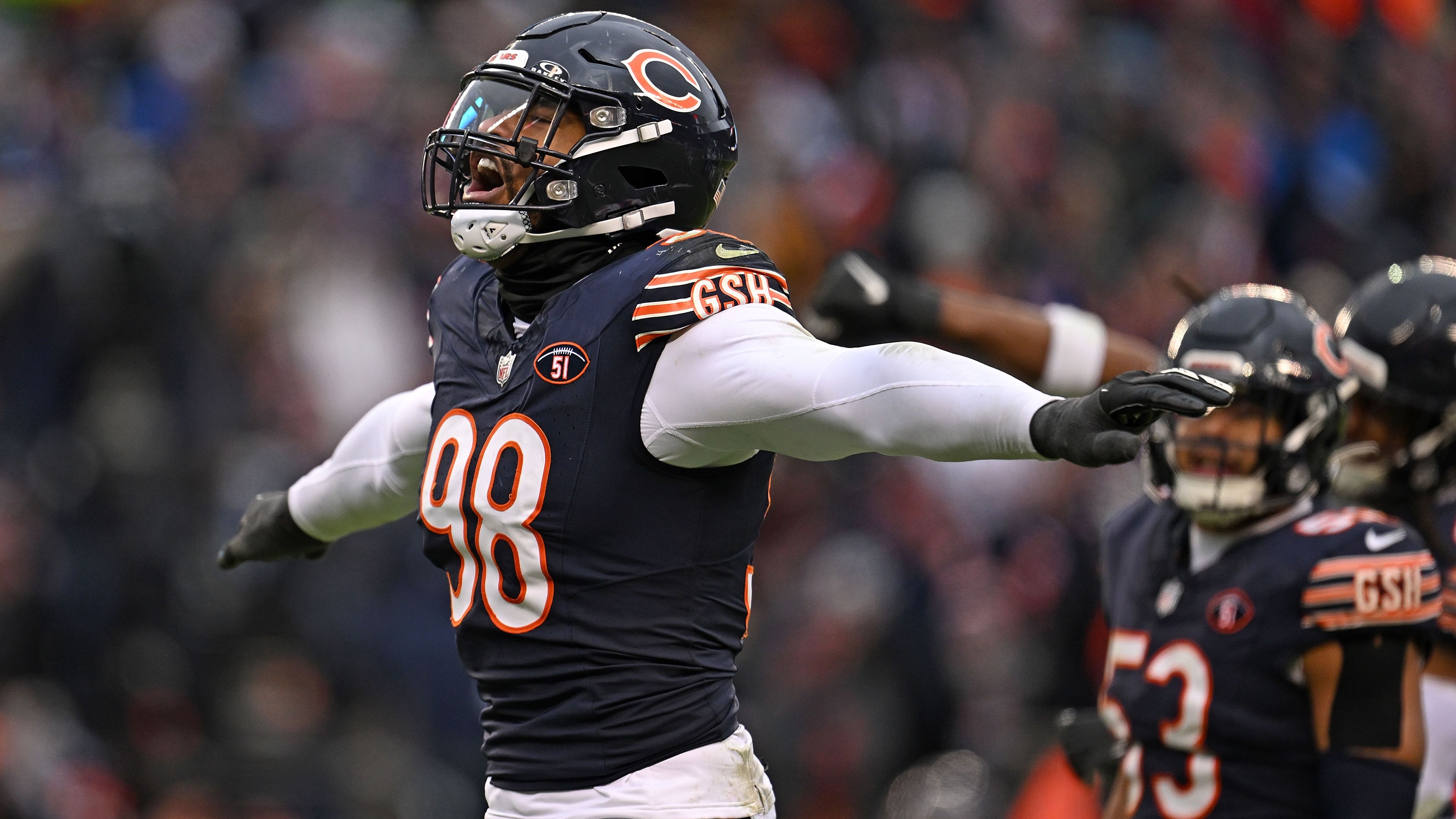 <strong>Chicago Bears</strong><br>
                - Montez Sweat, Defensive End, Jahresgehalt: 24,5 Mio. Dollar<br>- D.J. Moore, Wide Receiver, Jahresgehalt: 20,628 Mio. Dollar<br>- Keenan Allen, Wide Receiver, Jahresgehalt: 20,025 Mio. Dollar<br>- Jaylon Johnson, Cornerback, Jahresgehalt: 19 Mio. Dollar<br>- Tremaine Edmunds, Linebacker, Jahresgehalt: 18 Mio. Dollar