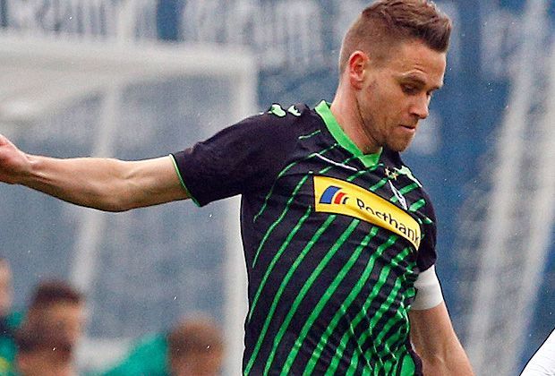 
                <strong>Filip Daems (Borussia Mönchengladbach)</strong><br>
                Der Rekord-Kapitän geht von Bord: Nach zehneinhalb Jahren bei den Fohlen wird der Belgier zum letzten Mal auf dem Rasen des Borussia-Parks stehen und den Applaus von über 50.000 Anhängern entgegennehmen. Der 36-Jährige wird in seine Heimat zu KVC Westerloo wechseln.
              