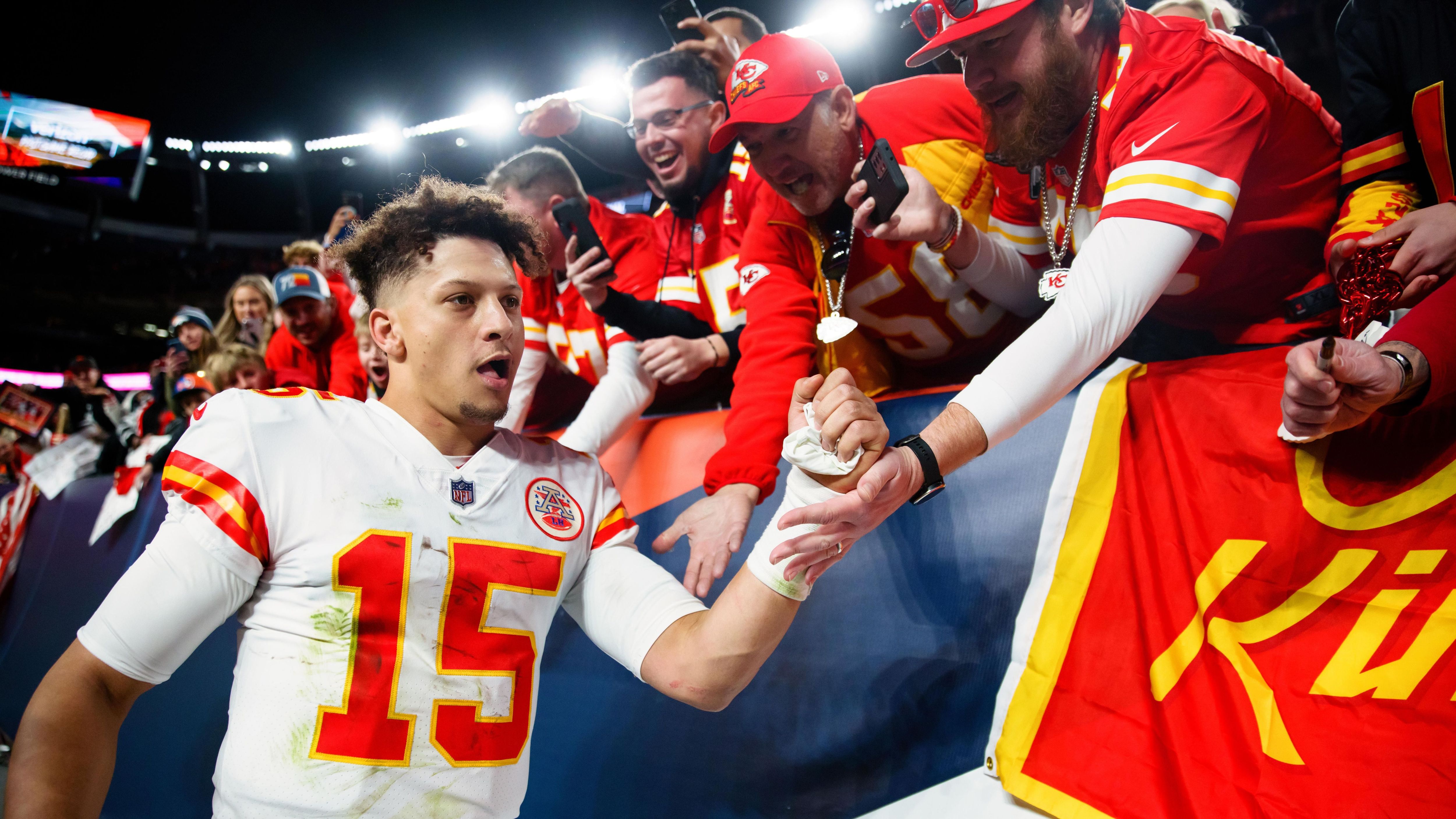 
                <strong>Platz 6: Kansas City Chiefs (Arrowhead Stadium)</strong><br>
                &#x2022; <strong>Zuschauerschnitt bei Heimspielen</strong>: 73.499<br>&#x2022; <strong>Totale Zuschauerzahl</strong>: 587.997<br>&#x2022; <strong>Prozentuale Auslastung</strong>: 100,8 Prozent<br>&#x2022; <strong>Heimspiele (Saison 2022)</strong>: 8<br>
              