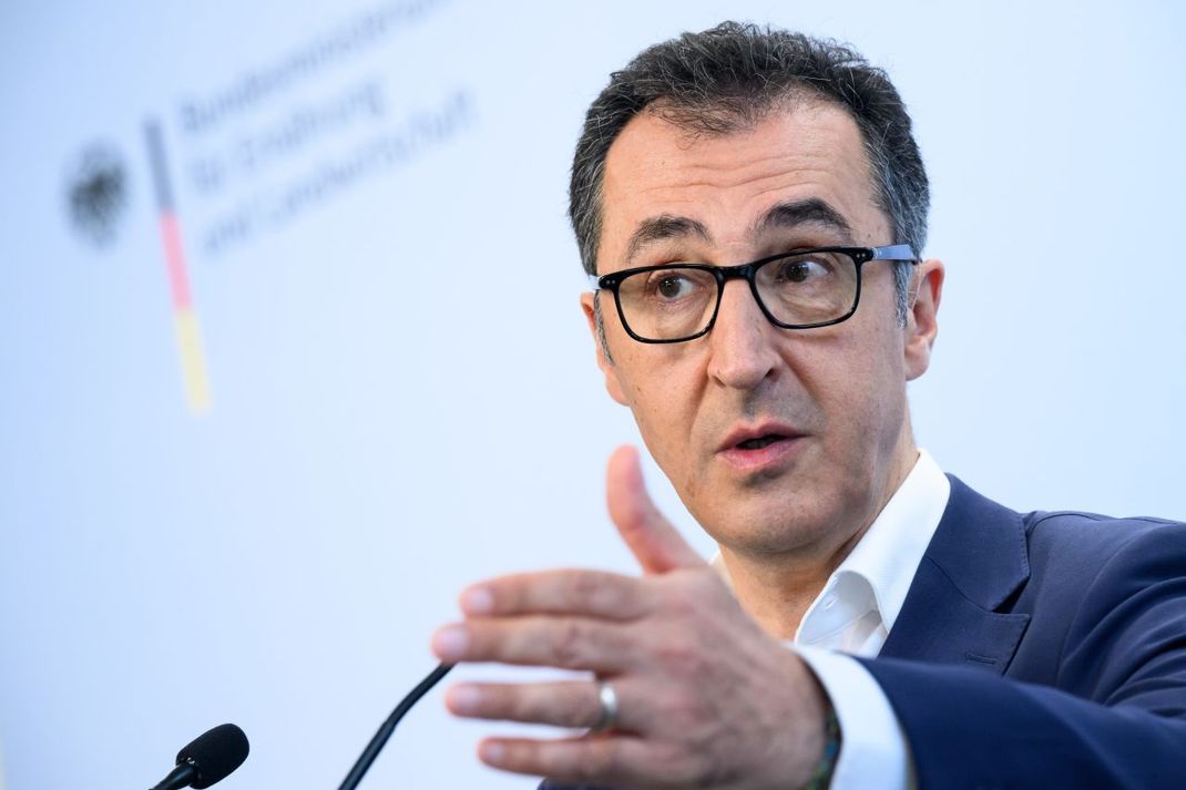 Bundeslandwirtschaftsminister Cem Özdemir (Grüne) ist mit dem Vorschlag der Europäischen Kommission zur Lockerung bei Grüner Gentechnik in der aktuellen Version noch nicht zufrieden.