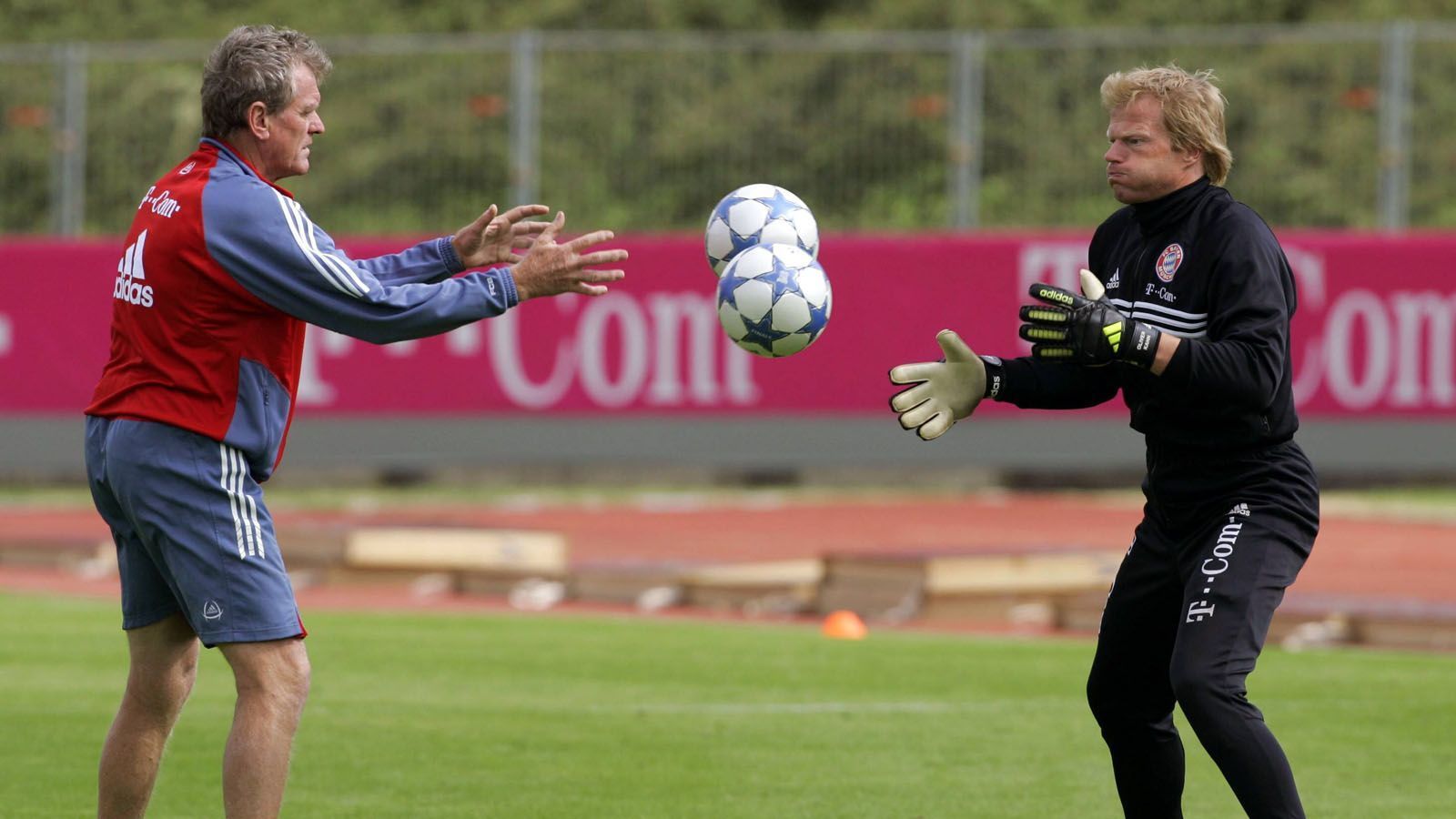 
                <strong>Sepp Maier und Olli Kahn</strong><br>
                Legenden unter sich: Sepp Maier war Forderer und Förderer von Oliver Kahn beim FC Bayern und in der Nationalelf. Als Torwart-Trainer formte er Kahn zu einem Keeper von Weltformat. Beide sind zudem Rekordspieler des FC Bayern: Maier machte 633 Pflichtspiele für die Roten, Kahn liegt nur knapp dahinter mit 632 Partien.
              