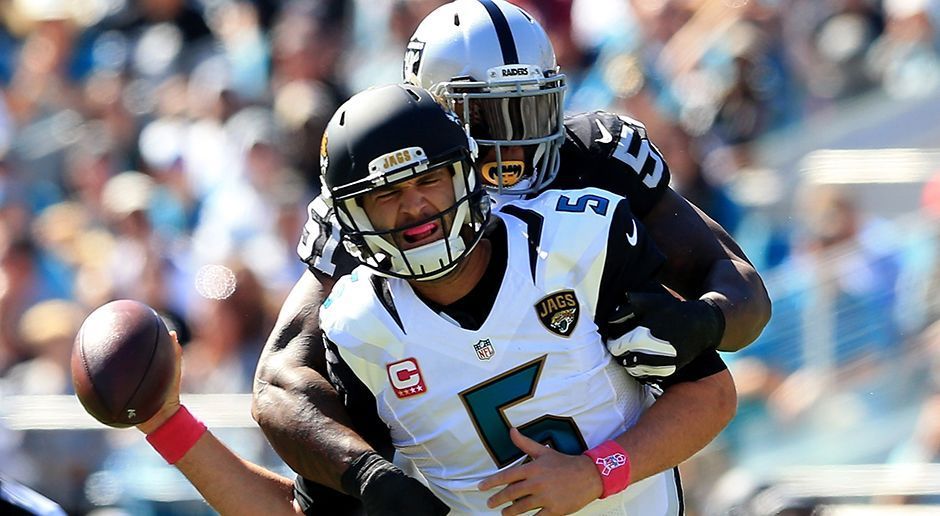 
                <strong>Blake Bortles</strong><br>
                Verlierer: Blake Bortles und die Jacksonville Jaguars. Es hätte das Breakout-Jahr von Jaguars-Quarterback Blake Bortles werden sollen. Mit Receivern wie Allen Hurns, Allen Robinson oder Tight End Julius Thomas stehen dem 24-Jährigen zahlreiche hochkarätige Offensivkräfte zur Verfügung. Statt als Geheimfavorit um den Titel spielen die Jaguars bislang eher um einen der Top-Draft-Picks im kommenden Jahr (2-4 Bilanz). Bei der 16:33-Niederlage gegen die Baltimore Ravens am Wochenende brachte Bortles nur knapp 50 Prozent seiner Pässe an den Mann und leistete sich zwei Interceptions.
              