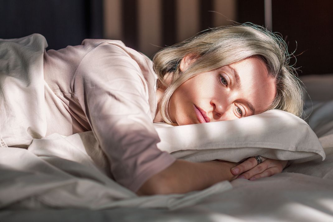 Gewichtsdecken können Schlafprobleme mindern.