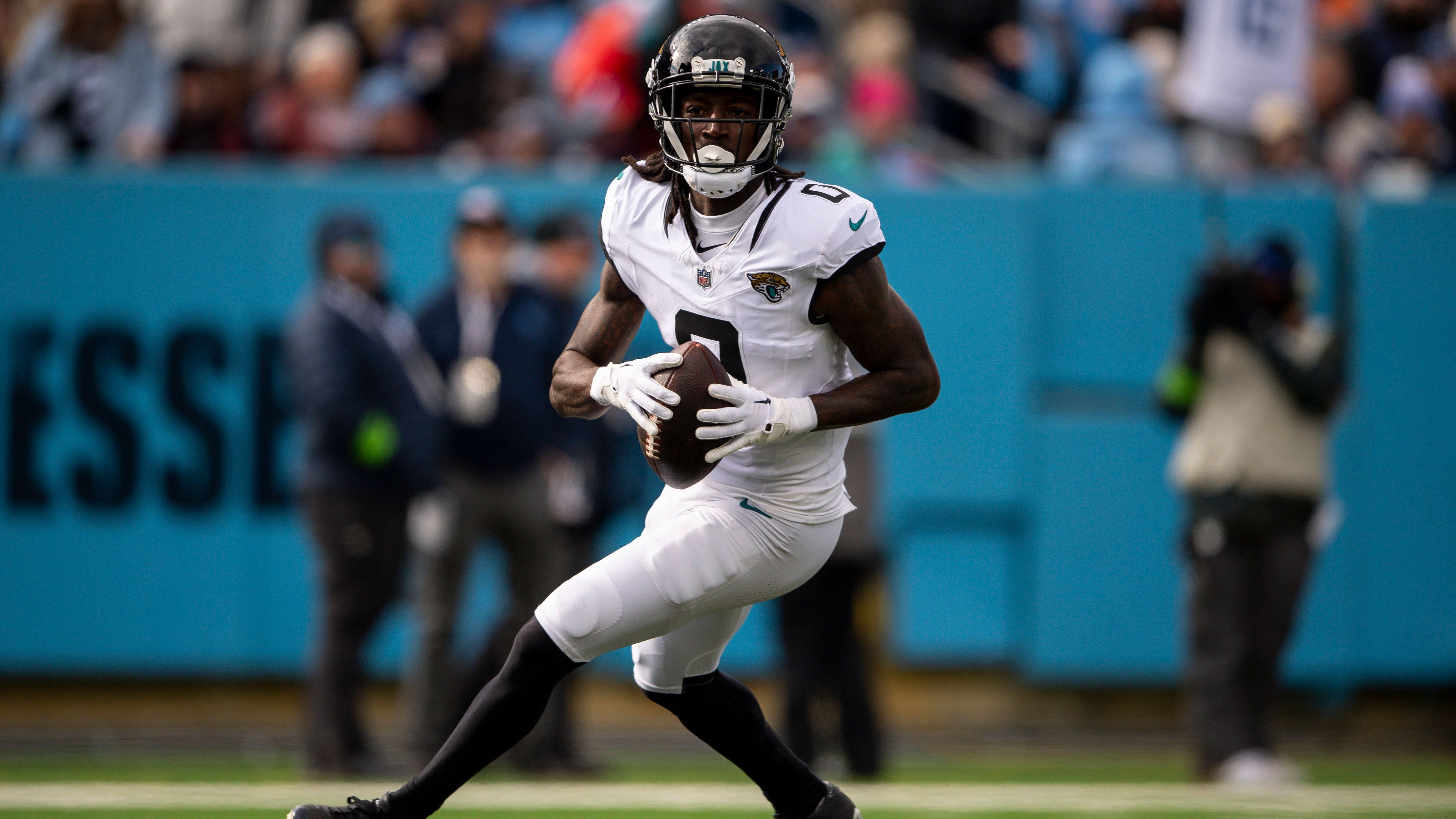 <strong>Comeback-Route: Calvin Ridley (Tennessee Titans)<br></strong>Die Comeback-Route wird meist über mittlere Distanzen gelaufen. Der Receiver startet mit einem vertikalen Lauf, dreht dann nach 15, 20 Yards in einem leichten Bogen ab und arbeitet zurück zum Quarterback.