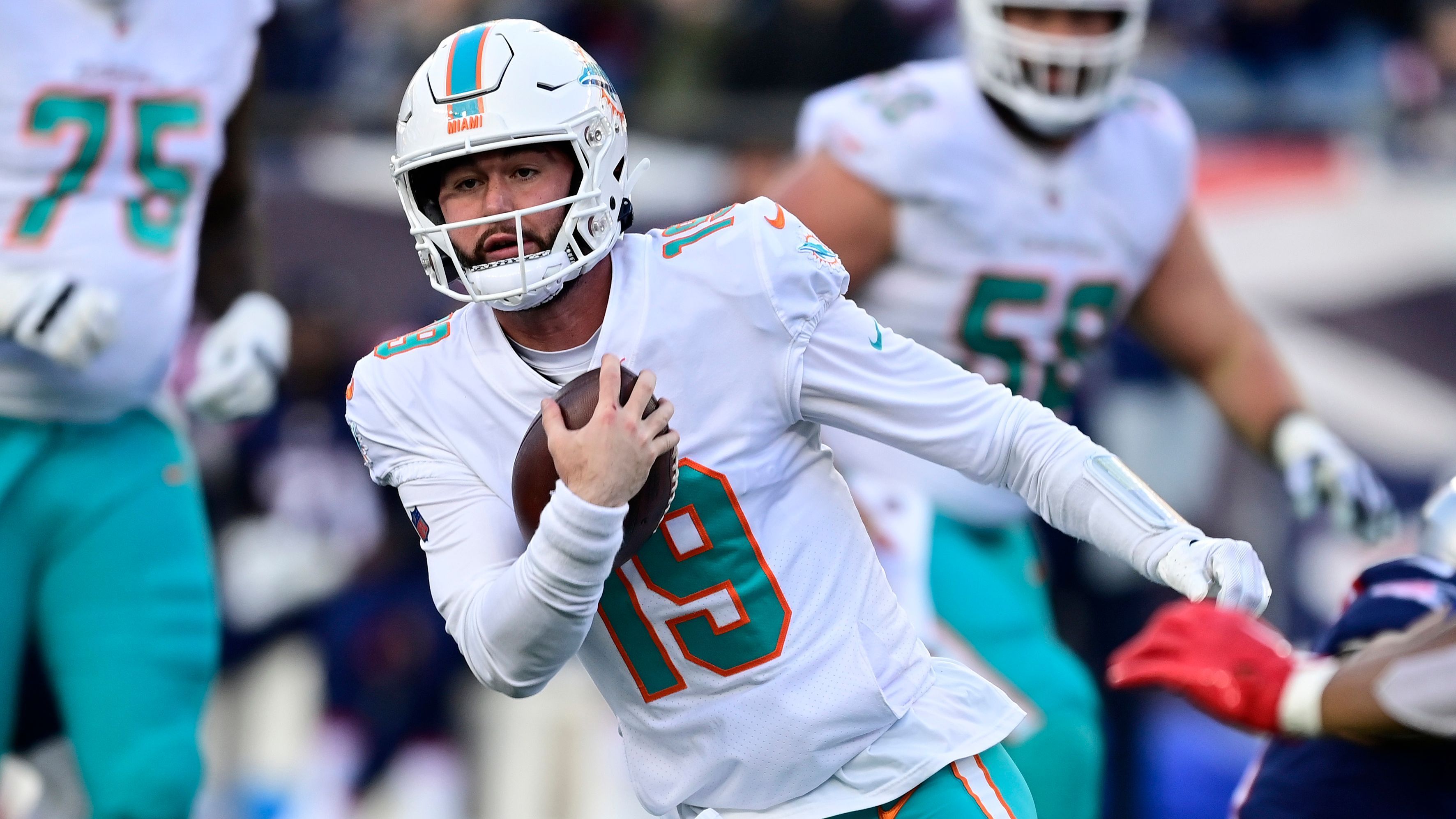 
                <strong>Miami Dolphins</strong><br>
                Die Dolphins (8-8) erreichen die Playoffs ...&#x2022; mit einem Sieg über die Jets + einer Niederlage der Patriots gegen die Bills<br>
              