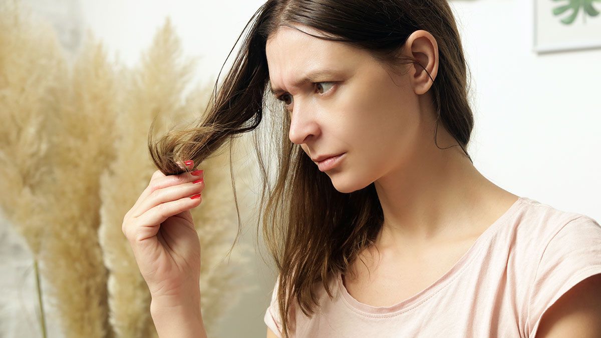 Was genau ist Spliss? Wie entsteht die Spaltung der Haare in den Spitzen? Und was hilft wirklich gegen Haarspliss?