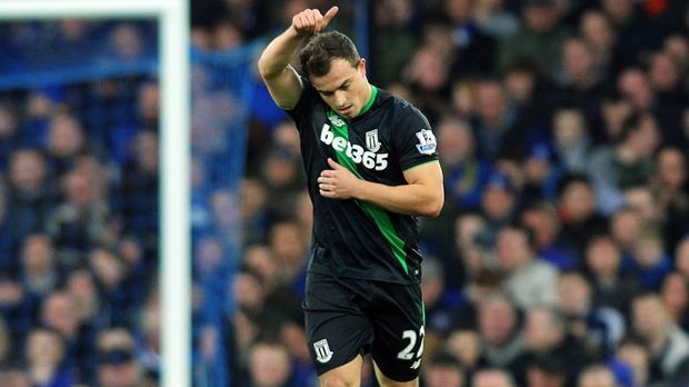 
                <strong>Xherdan Shaqiri (Stoke City)</strong><br>
                Xherdan Shaqiri machte sich am 19. Spieltag nachträglich selbst zwei Weihnachtsgeschenke: In seinem 15. Liga-Einsatz erzielte der Ex-Bayern-Star seine ersten beiden Treffer für Stoke City, nachdem Shaqiri im Sommer von Inter Mailand auf die Insel wechselte. Damit scheint der Schweizer endgültig in Stoke angekommen zu sein.
              