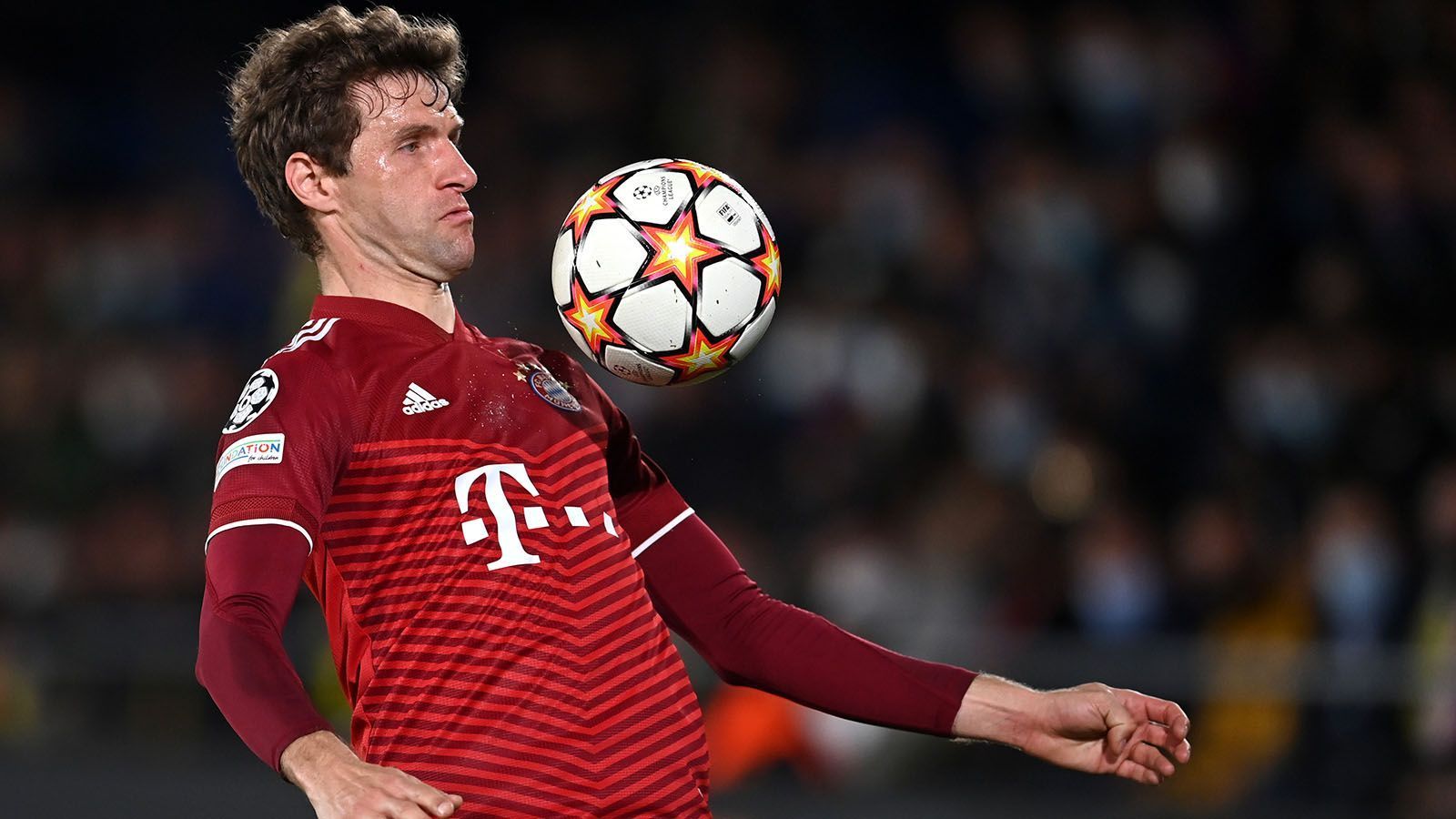 
                <strong>Thomas Müller</strong><br>
                Müller findet in der ersten Halbzeit nicht ins Spiel und hat nur wenige Szenen. Fünf Minuten nach der Pause verpasst Müller direkt vor dem Tor eine scharfe Hereingabe von Gnabry knapp. Normalerweise macht der den. Das war nicht der Abend des Thomas Müller in Villarreal. ran-Note: 4
              