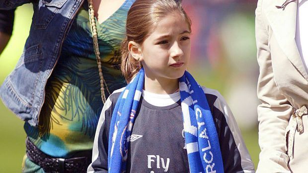 
                <strong>Matilde</strong><br>
                Für die "kleine" Matilde ging es aufgrund der Arbeit ihres Vaters nach Portugal, Spanien und England. Die letzte Trainer-Station von Mourinho war beim FC Chelsea. Die Familie lebt daher auch noch in London.
              