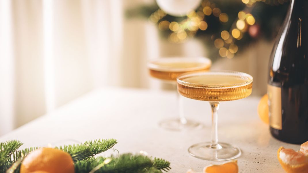 Perfekt für die Weihnachts- und Silvesterzeit: Mit dem Champagner Fizz wirst du deine Gäste begeistern!
