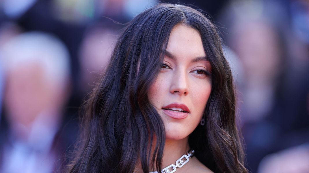 Dezenter Blickfang: Rebecca Mir mit No-Mascara-Style bei den Filmfestspielen in Cannes.