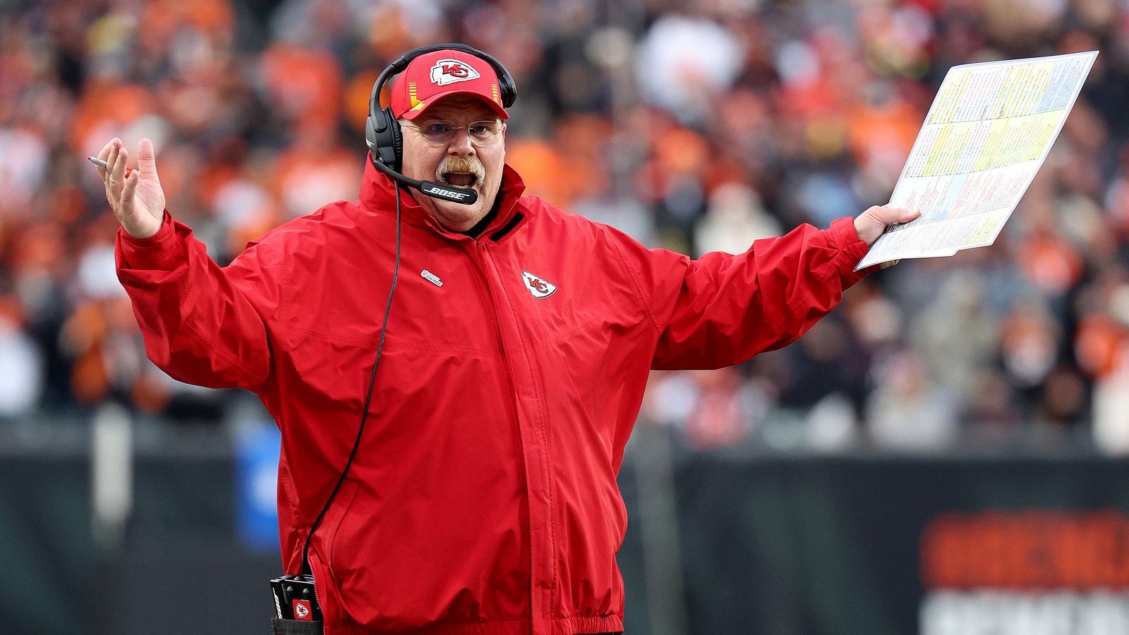 <strong>Andy Reid</strong><br>Heute unvorstellbar, aber auch Reid wurde einmal entlassen. 2012 von den Philadelphia Eagles, als ihr Record 4-12 betrug. Nach 14 Saisons wollte Philly einen Neuanfang. Sein Playcalling galt als zu passiv. Erst kam Chip Kelly. 2015 übernahm Reid-Schützling Doug Pederson, welcher das Team dann bis zum Super Bowl führte. Aktuell sind die Eagles unter Coach Nick Sirianni wieder ein Top-Team.