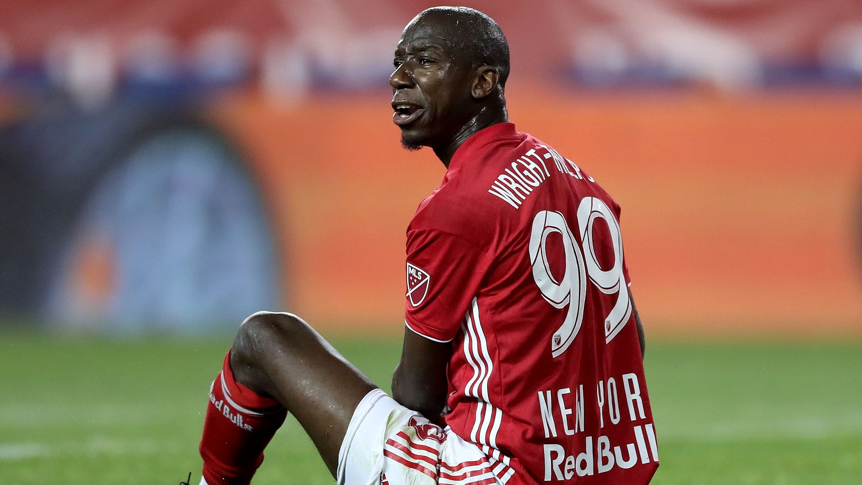 <strong>Nummer 99: Bradley Wright-Phillips (New York Red Bulls)</strong><br>Bei MLS-Klub New York Red Bulls spielten die Brüder Shaun und Bradley Wright-Phillips zeitweise gemeinsam, zur Vereinsikone wurde aber nur Bradley. Der Stürmer trug bei den Red Bulls das Trikot mit der Nummer 99, mit dem er 126 Tore erzielte und so zum Fan-Liebling wurde. Heute wird Bradleys Rückennummer  nicht mehr vergeben.