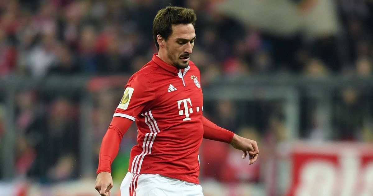 
                <strong>Mats Hummels (FC Bayern München)</strong><br>
                Mats Hummels (FC Bayern München): Defensiv kaum gefordert, gewohnt souverän in der Spieleröffnung. Hummels erlebt nicht gerade den aufregendsten seiner bisherigen Arbeitstage beim FC Bayern. Bleibt zur Pause leicht angeschlagen in der Kabine - eine reine Vorsichtsmaßnahme, so die Bayern. ran-Note: 3
              