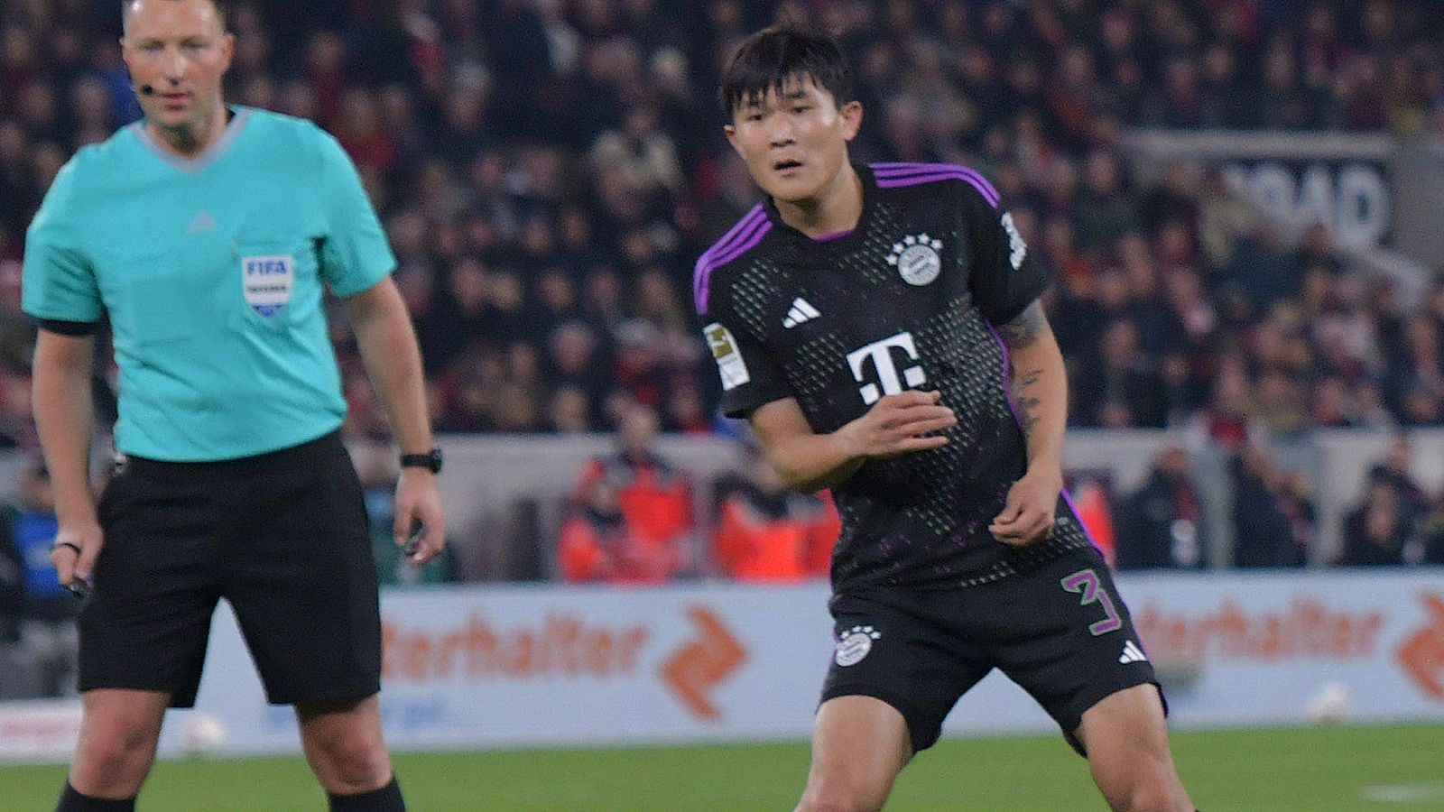 <strong>Min-Jae Kim</strong><br>Der Südkoreaner ersetzt den gesperrten Matthijs de Ligt in der Innenverteidigung. Kann der wackeligen Defensive zunächst auch keine Stabilität geben. Kommt dann besser in die Begegnung und hat als Passgeber aus der hintersten Linie den meisten Ballbesitz. Allerdings beim 2:2 zu spät. <strong><em>ran</em>-Note: 4</strong>