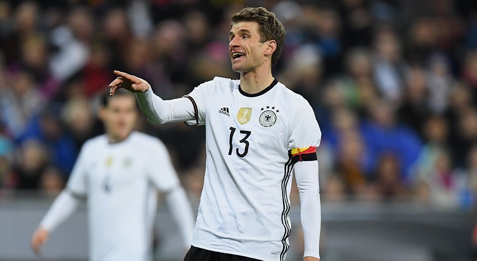 
                <strong>Thomas Müller</strong><br>
                Angriff: Thomas Müller (Bayern München), 26 Jahre, 70 Länderspiele, 31 Tore, Weltmeister 2014.
              