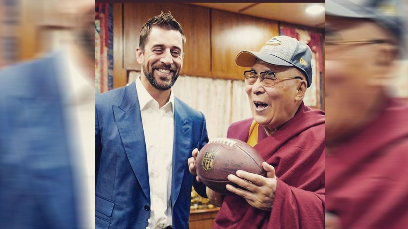 
                <strong>Rodgers mit besonderer Audienz</strong><br>
                Aaron Rodgers hat sich auf die Suche nach neuen Packers-Fans gemacht - und mit dem Dalai Lama einen hochkarätigen Neuzugang an Bord geholt. Seine Heiligkeit scheint mit einem Football in der Hand keineswegs unglücklich.
              