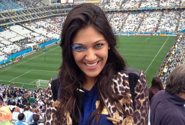 
                <strong>Daniela Rodriguez</strong><br>
                Beliebt bei den argentinischen Spielerfrauen ist das blau geschminkte Auge.
              
