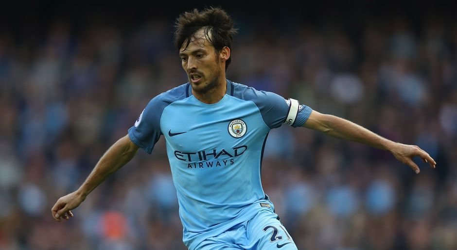 
                <strong>David Silva</strong><br>
                Den linken Fuß von David Silva. Bekommt der Spanier den Ball auf seinen starken Fuß, sorgt er im offensiven Mittelfeld für Gefahr. "Es ist wirklich hart, ihn vom Ball zu trennen. Er ist stark in Eins-gegen-Eins-Duellen, versteckt den Ball gut und hat eine gute Übersicht. Ein Weltklasse-Spieler."
              